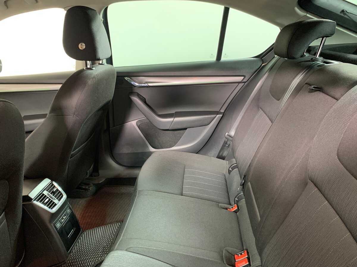 Skoda Octavia 2018 года с пробегом. Фото: #18