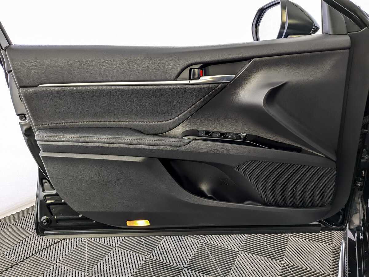 Toyota Camry 2023 года с пробегом. Фото: #14