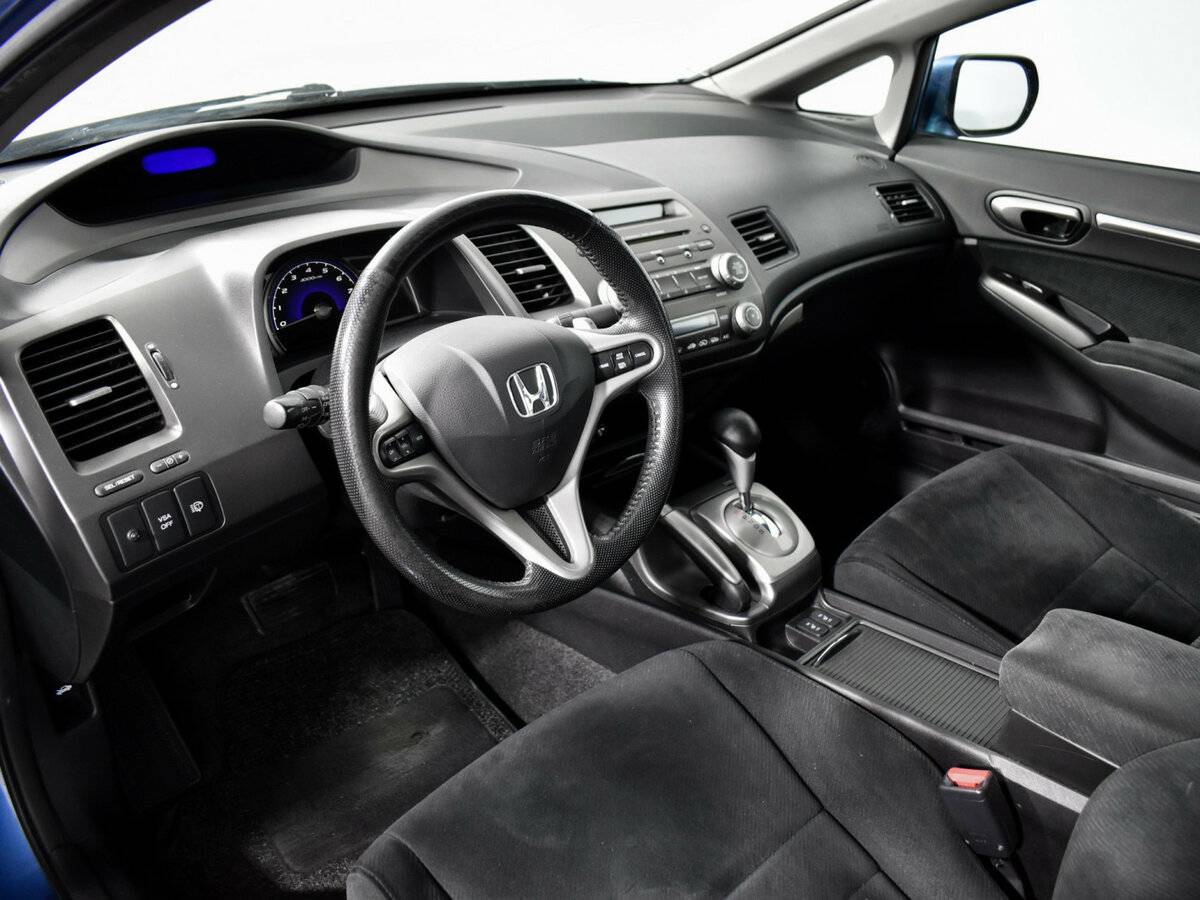 Honda Civic 2009 года с пробегом. Фото: #8