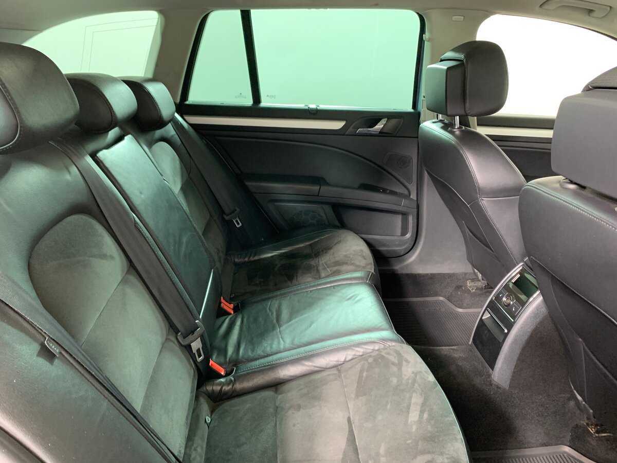 Skoda Superb 2011 года с пробегом. Фото: #17