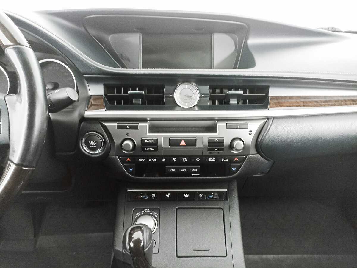 Lexus ES 2015 года с пробегом. Фото: #9