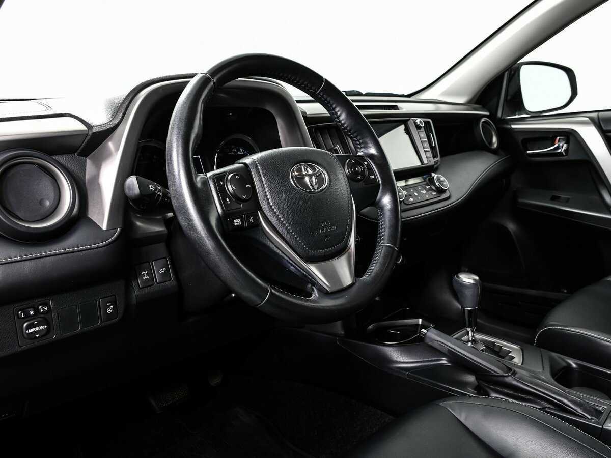 Toyota RAV4 2019 года с пробегом. Фото: #12
