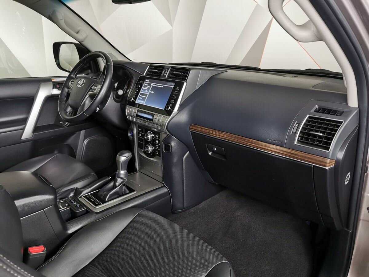 Toyota Land Cruiser Prado 2020 года с пробегом. Фото: #8