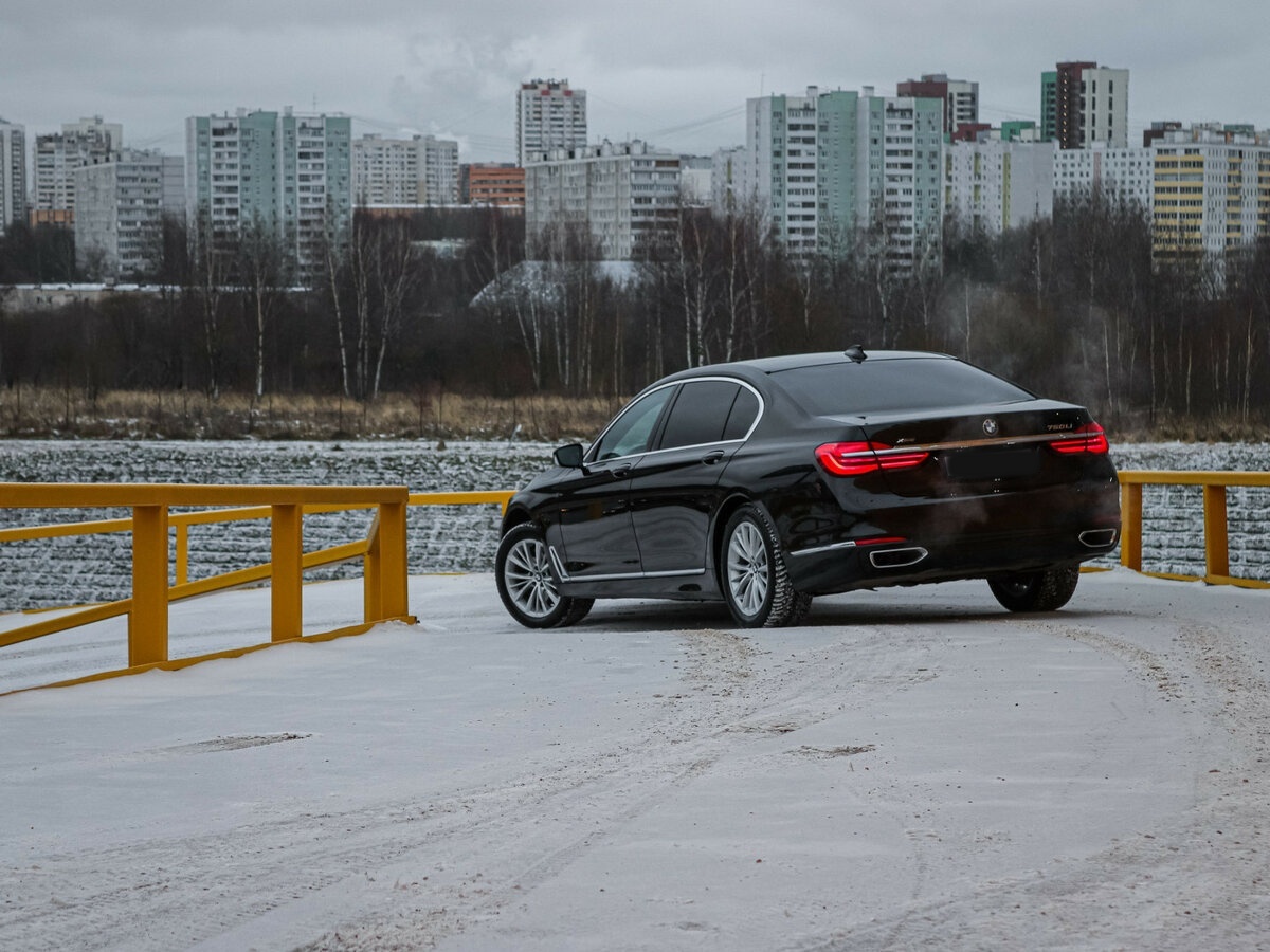 BMW 7 серии 2017 года с пробегом. Фото: #14