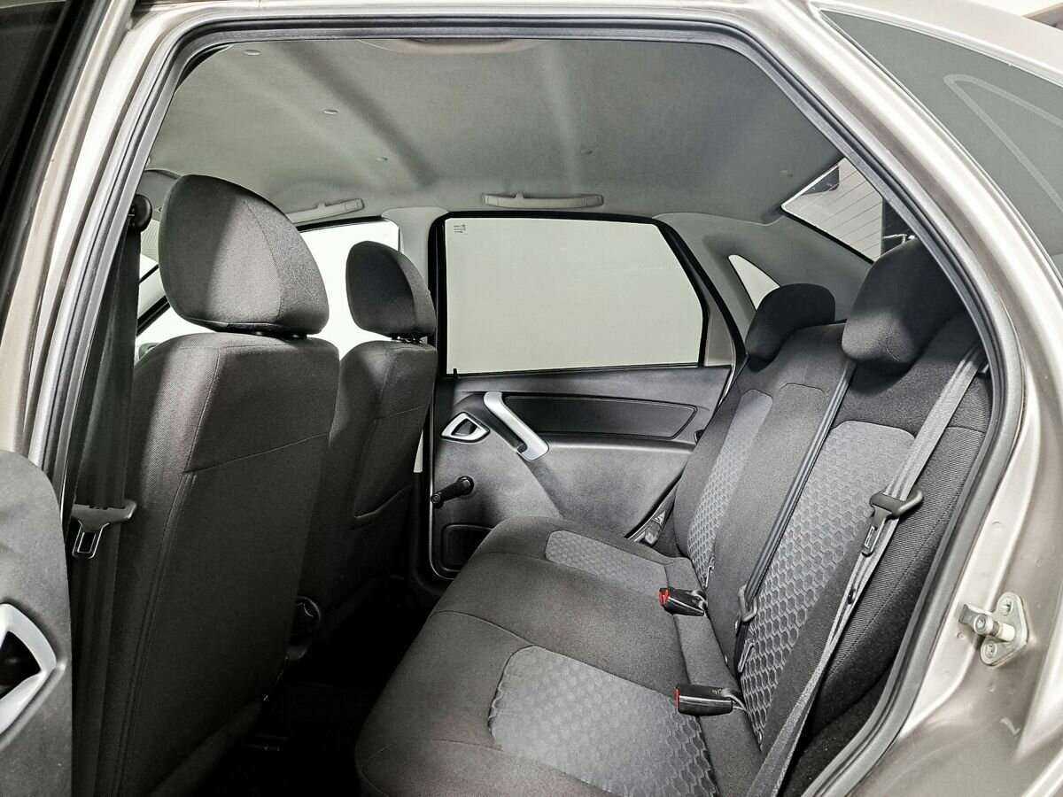 Lada (ВАЗ) Granta 2019 года с пробегом. Фото: #9