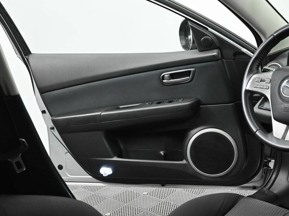 Mazda 6 2008 года с пробегом. Фото: #6