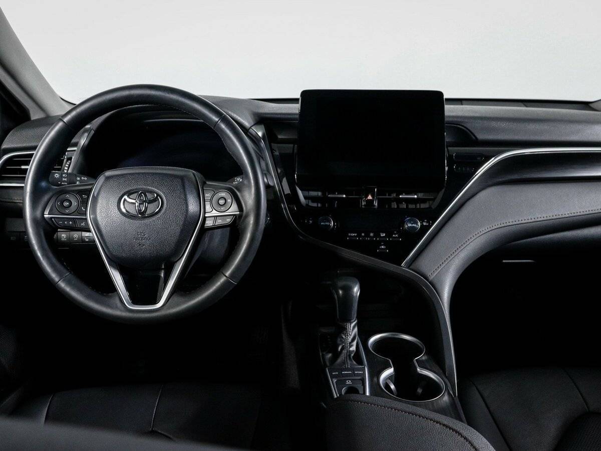 Toyota Camry 2023 года с пробегом. Фото: #11
