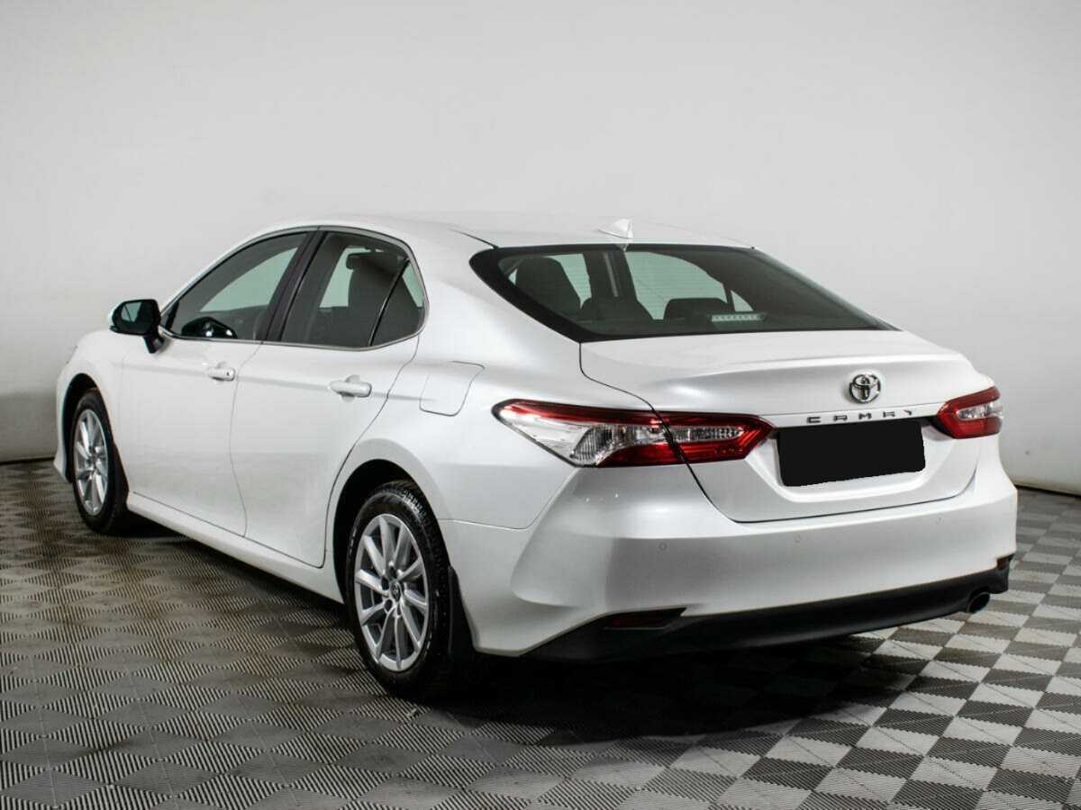 Toyota Camry 2021 года с пробегом. Фото: #3