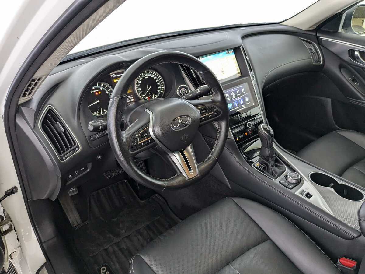 Infiniti Q50 2018 года с пробегом. Фото: #13