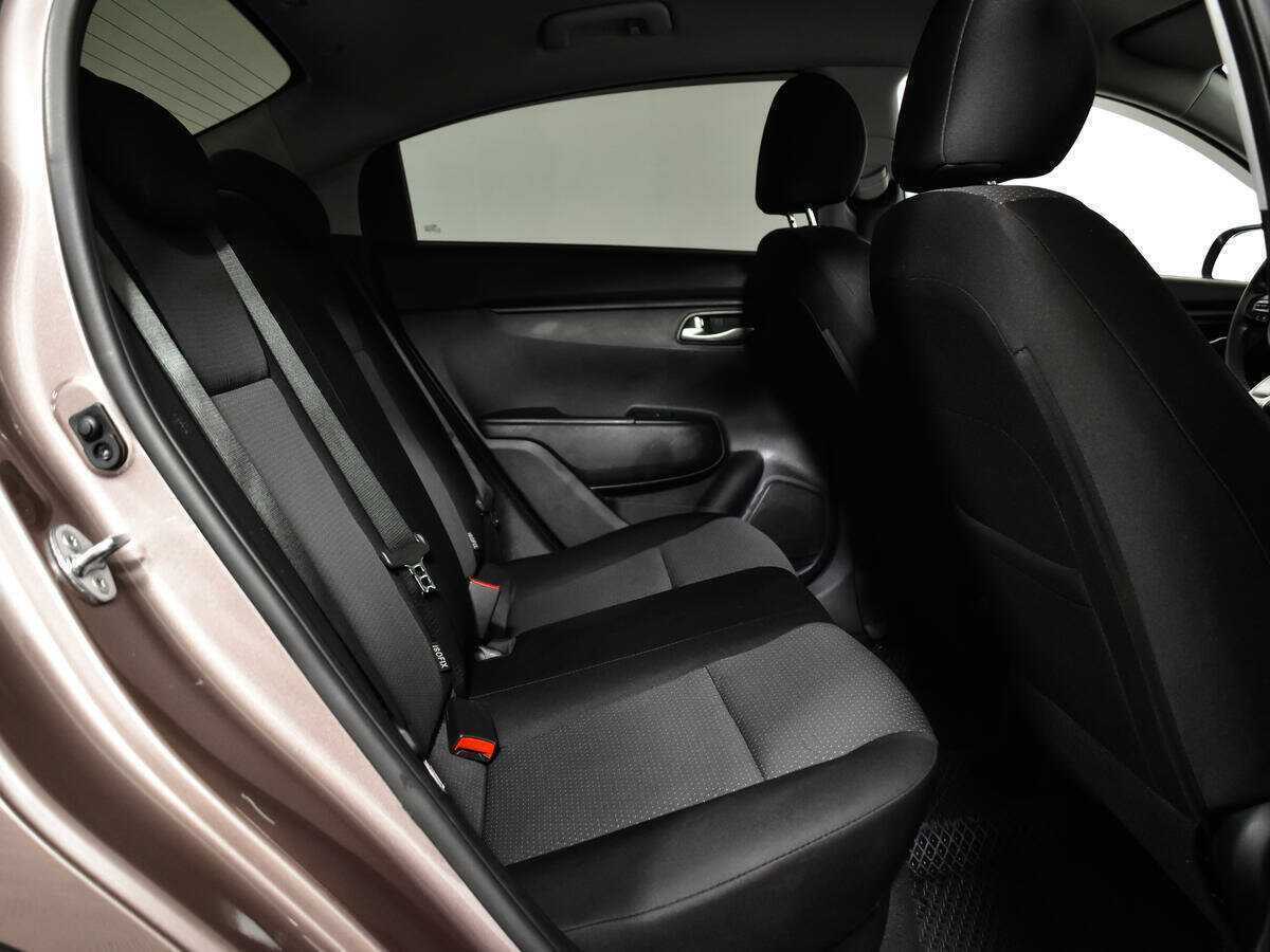 Kia Rio 2021 года с пробегом. Фото: #9