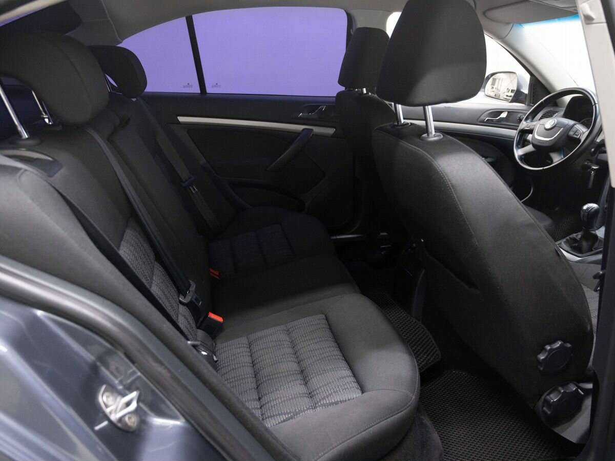 Skoda Octavia 2010 года с пробегом. Фото: #9