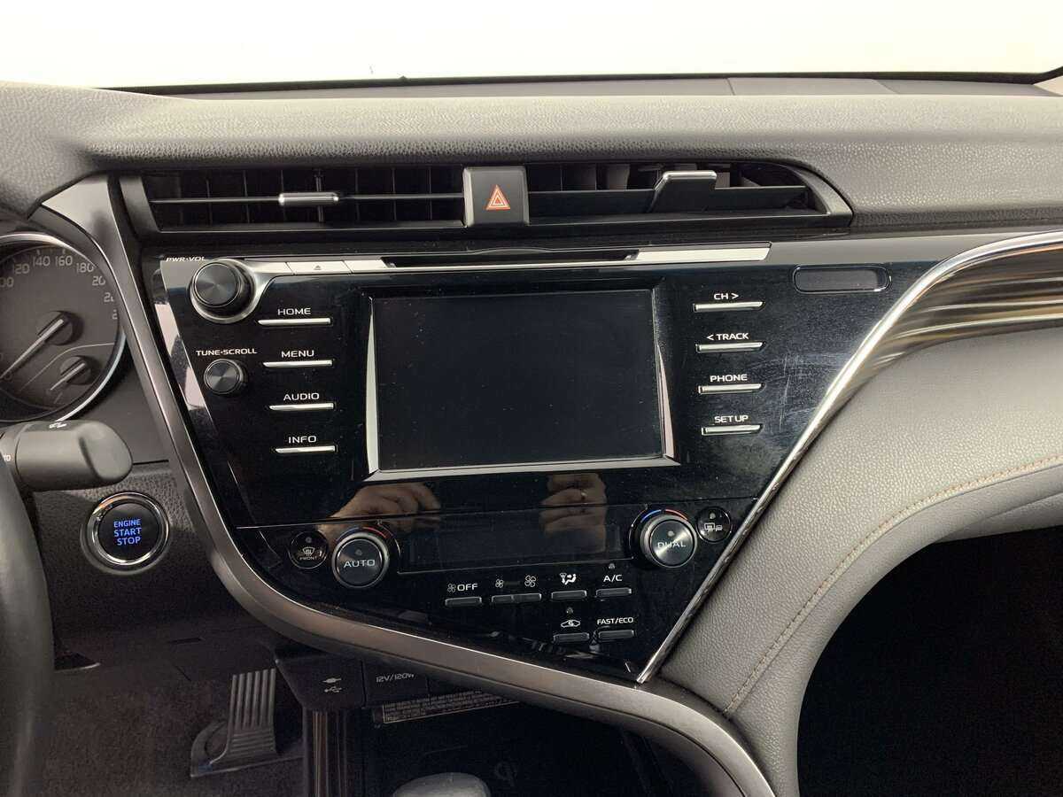 Toyota Camry 2019 года с пробегом. Фото: #14