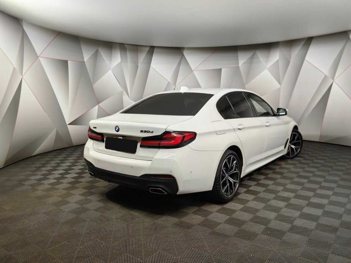BMW 5 серии 2020 года с пробегом. Фото: #1