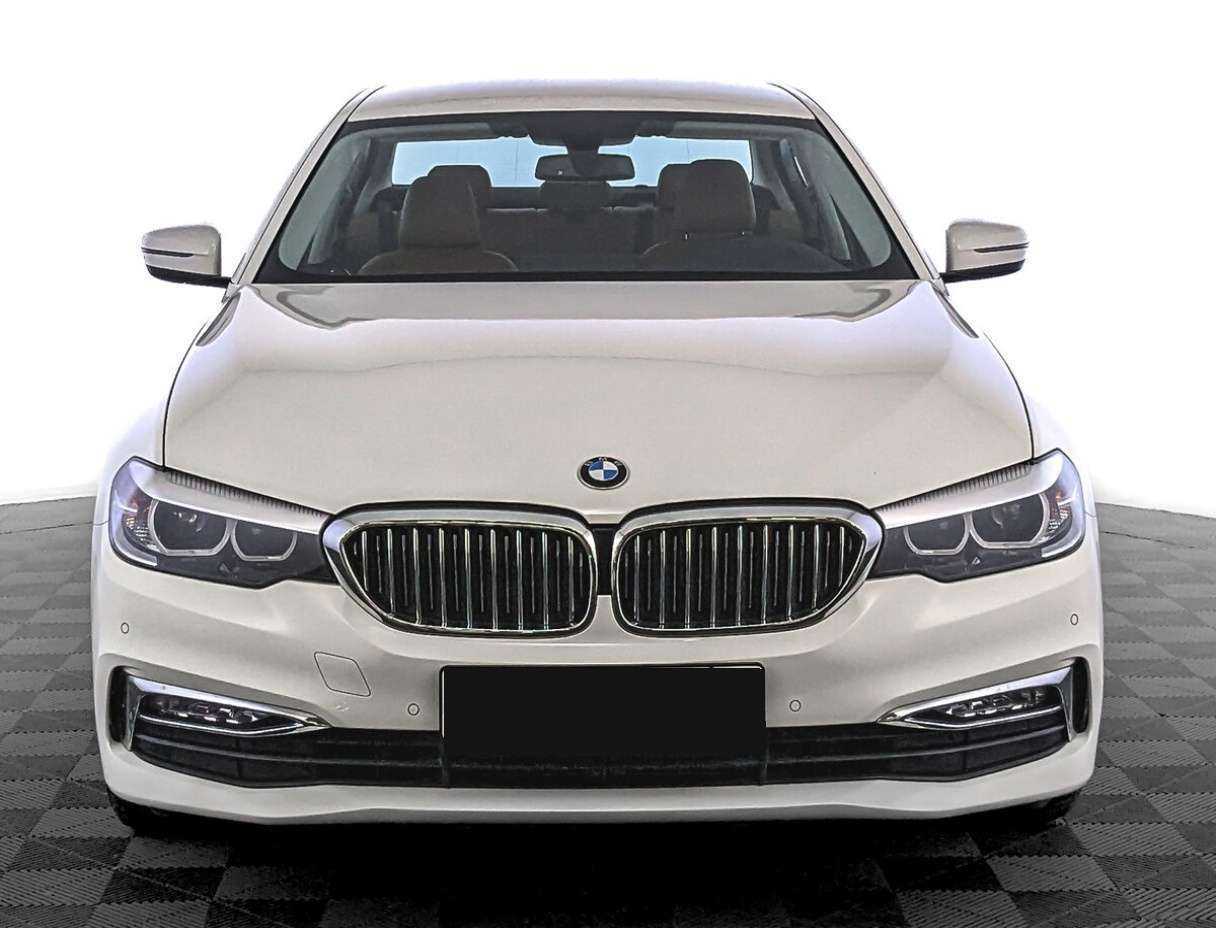 BMW 5 серии 2017 года с пробегом. Фото: #1