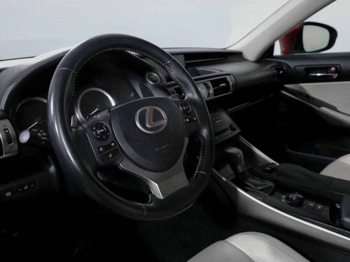 Lexus IS 2013 года с пробегом. Фото: #11