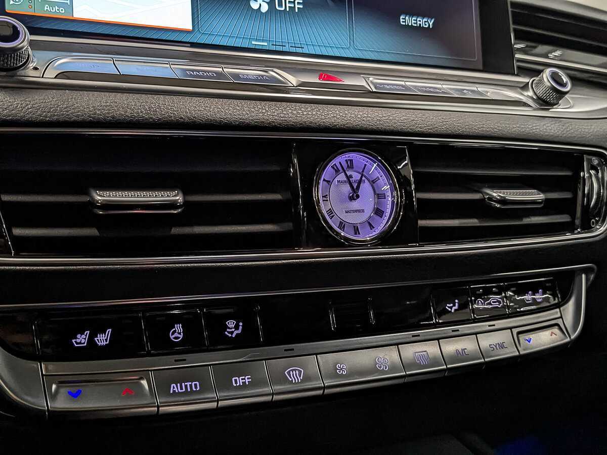 Kia K900 2019 года с пробегом. Фото: #18