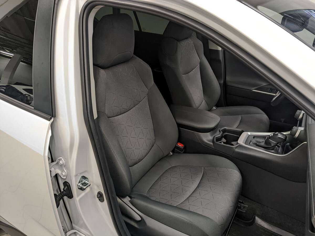 Toyota RAV4 2021 года с пробегом. Фото: #19