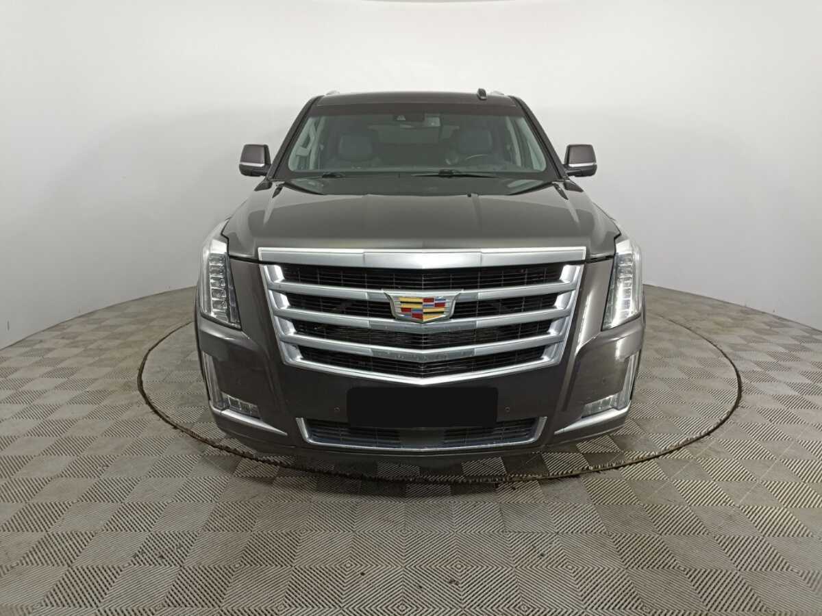 Cadillac Escalade 2016 года с пробегом. Фото: #1