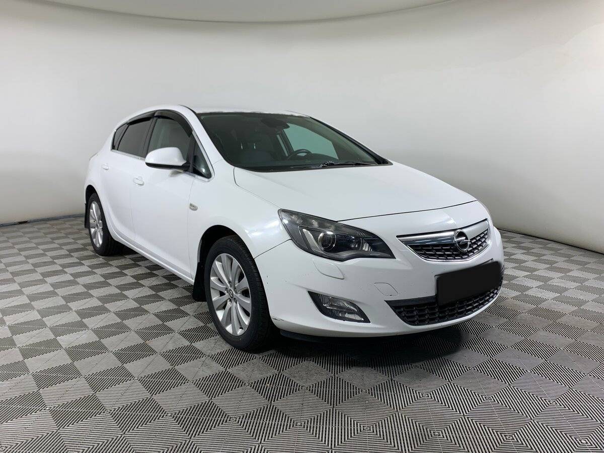 Opel Astra 2011 года с пробегом. Фото: #2