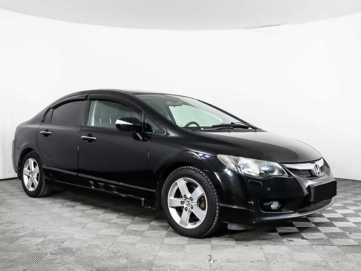 Honda Civic 2010 года с пробегом. Фото: #2