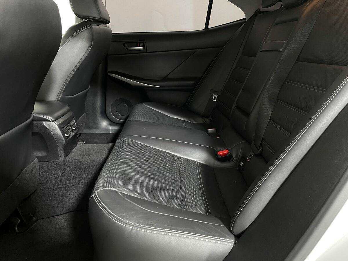 Lexus IS 2018 года с пробегом. Фото: #7