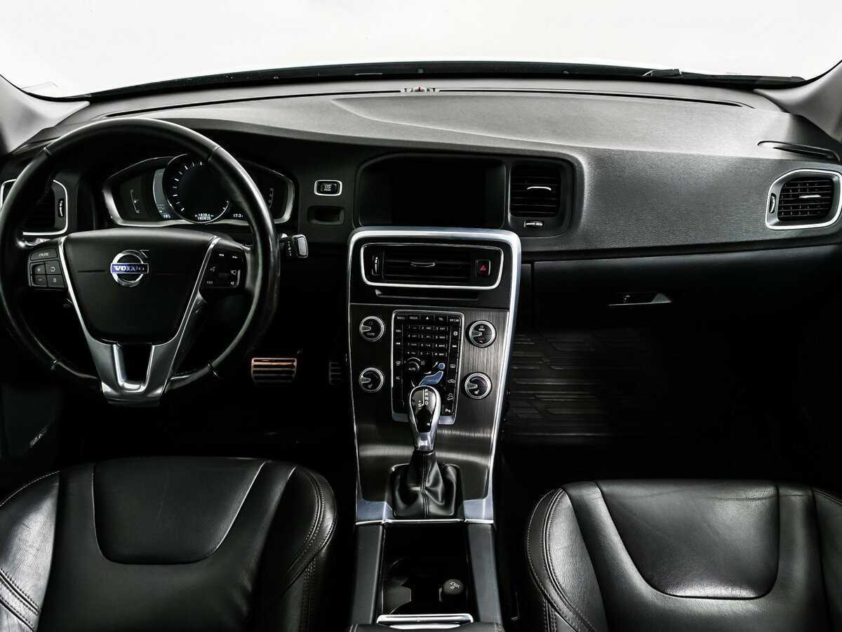 Volvo S60 Cross Country 2015 года с пробегом. Фото: #10