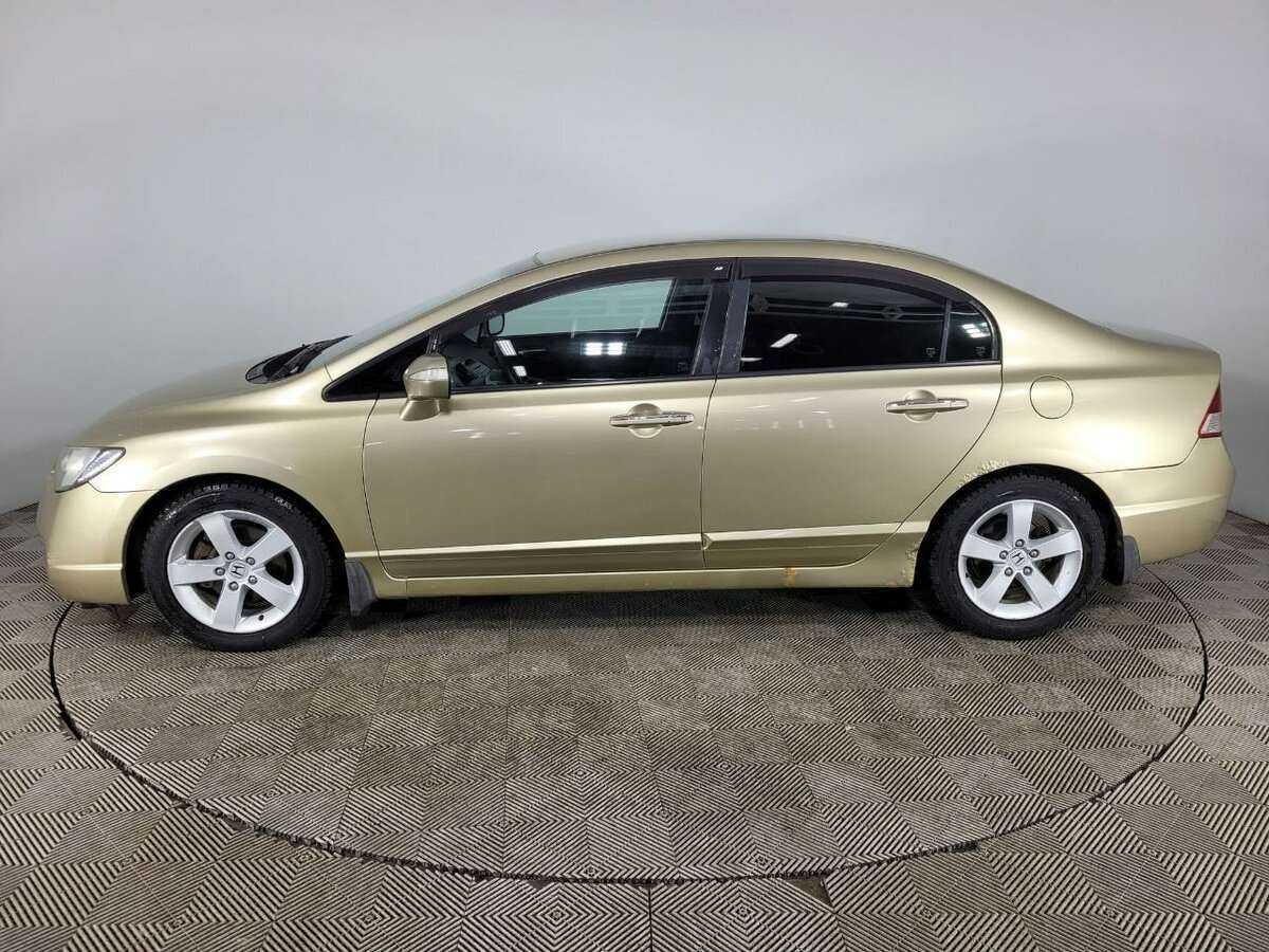 Honda Civic 2007 года с пробегом. Фото: #2