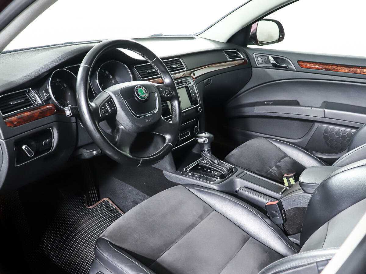 Skoda Superb 2010 года с пробегом. Фото: #15