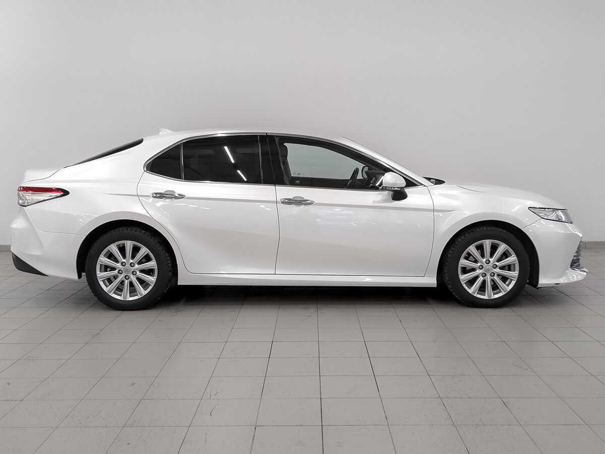 Toyota Camry 2019 года с пробегом. Фото: #3