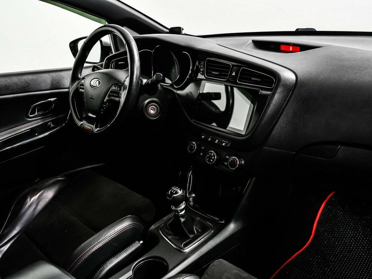 Kia Ceed GT 2015 года с пробегом. Фото: #8