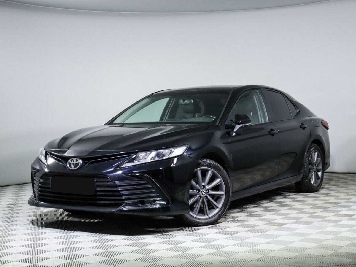 Toyota Camry 2021 года с пробегом. Посмотреть фото
