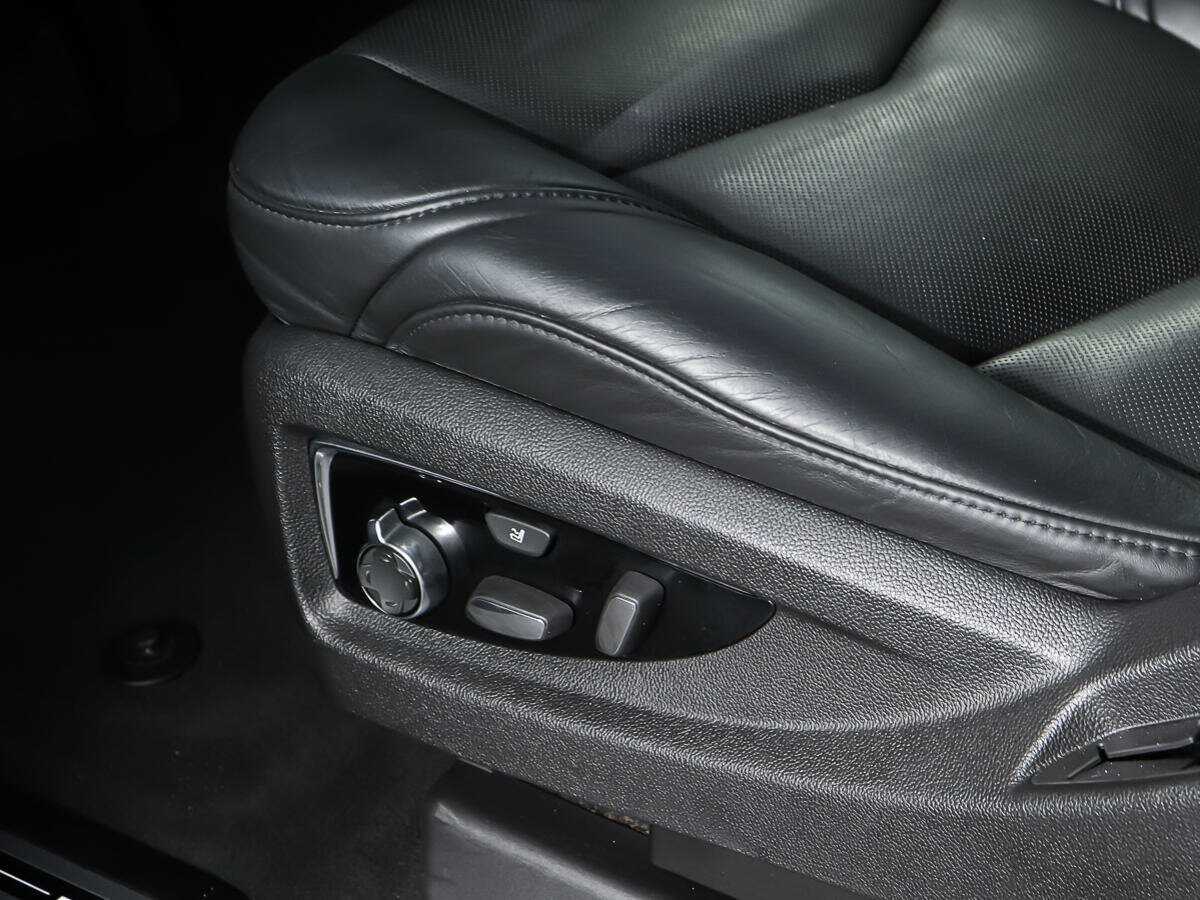Cadillac Escalade 2015 года с пробегом. Фото: #22