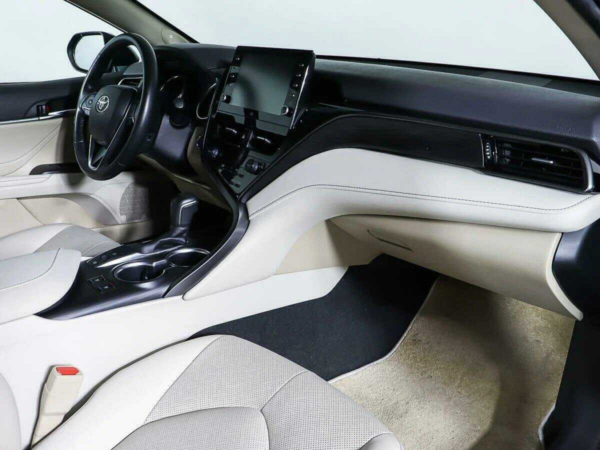 Toyota Camry 2021 года с пробегом. Фото: #8