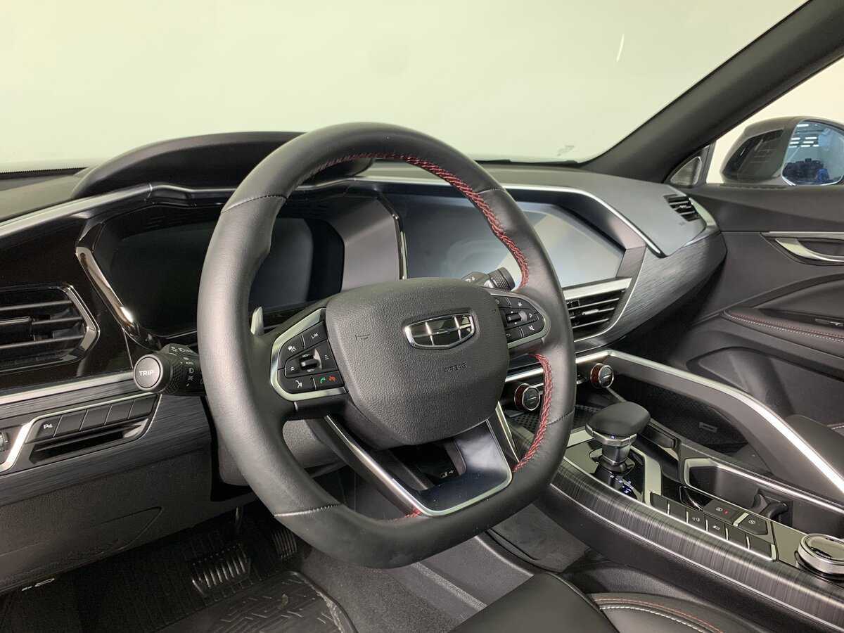 Geely Tugella 2024 года с пробегом. Фото: #11