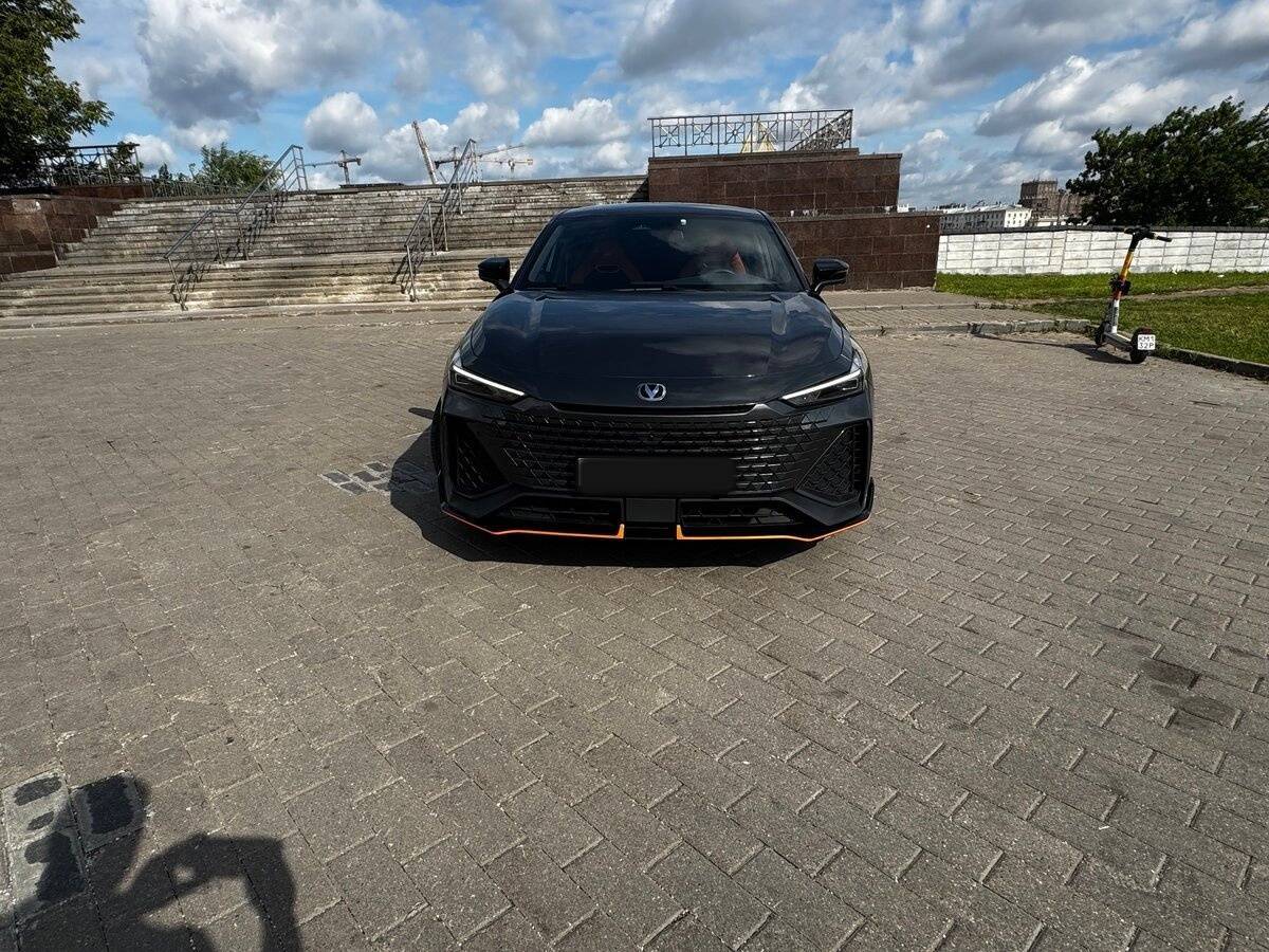 Changan UNI-V 2023 года с пробегом. Посмотреть фото