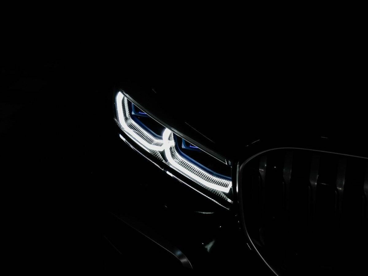 BMW 7 серии 2021 года с пробегом. Фото: #21