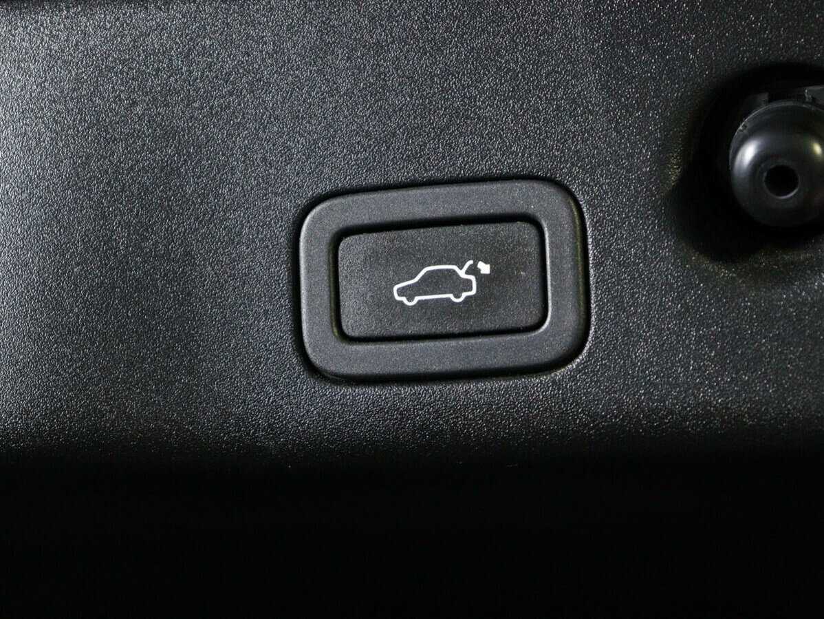 Jaguar XJ 2018 года с пробегом. Фото: #17