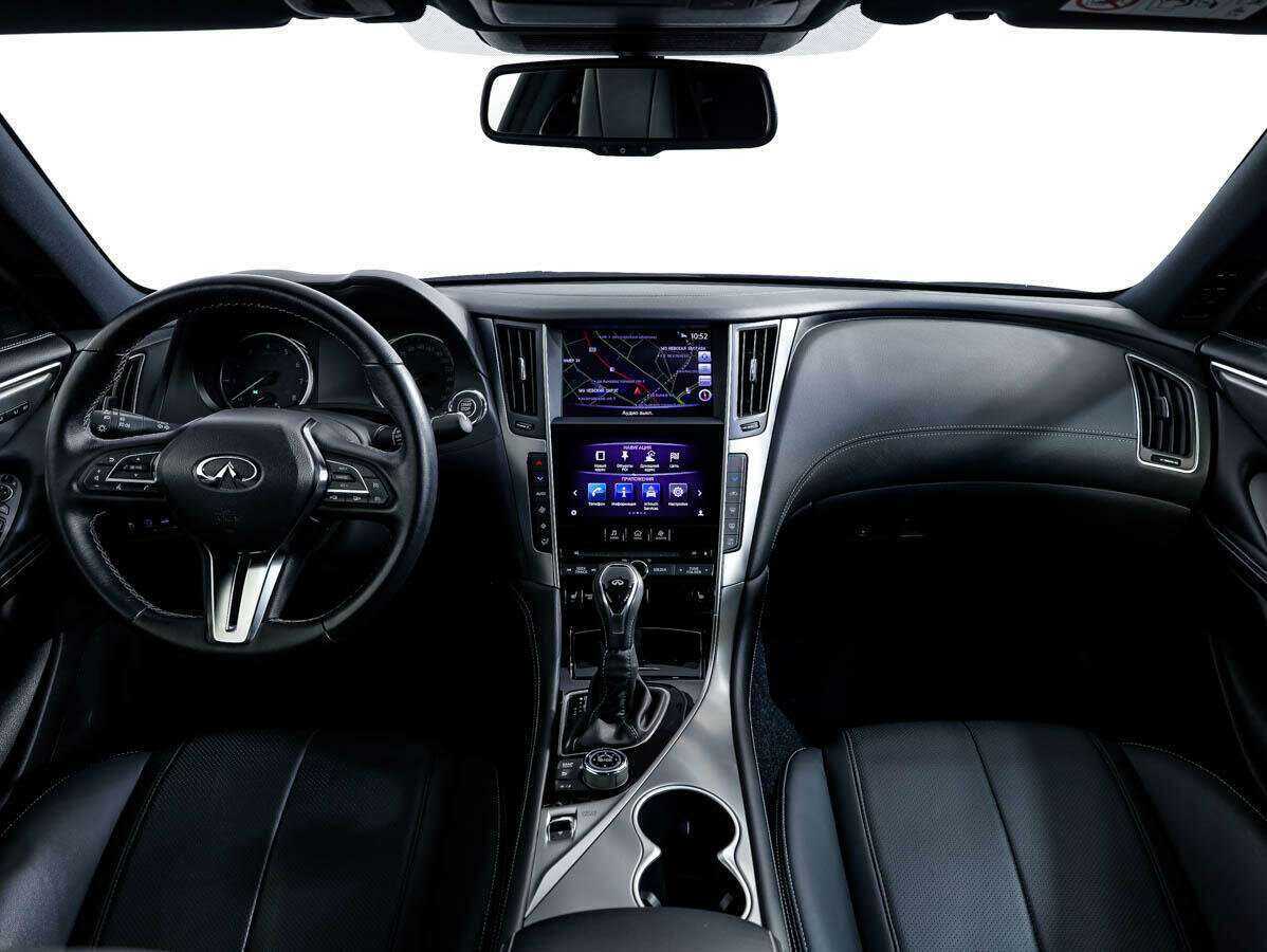 Infiniti Q60 2021 года с пробегом. Фото: #8