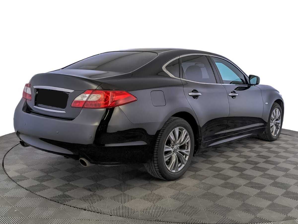 Infiniti Q70 2014 года с пробегом. Фото: #4