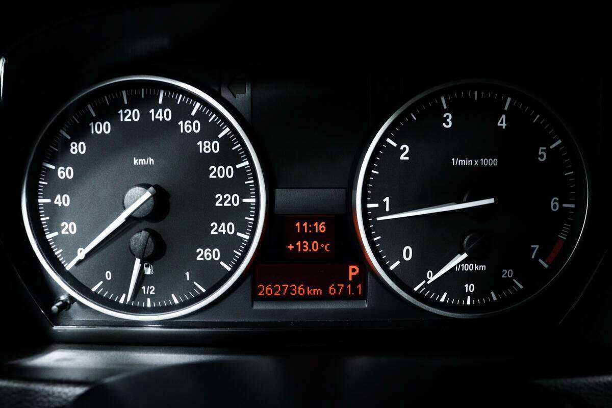 BMW 3 серии 2010 года с пробегом. Фото: #9