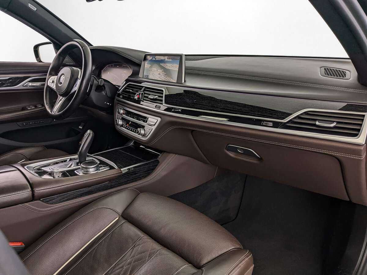BMW 7 серии 2020 года с пробегом. Фото: #8
