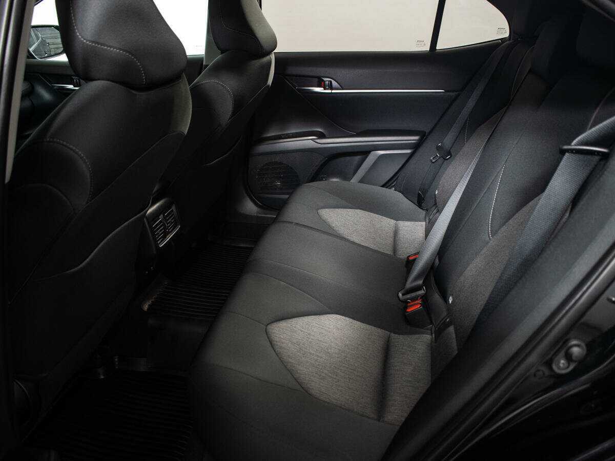 Toyota Camry 2021 года с пробегом. Фото: #6