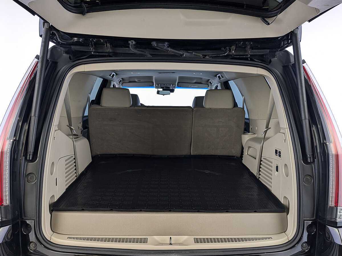 Cadillac Escalade 2018 года с пробегом. Фото: #9
