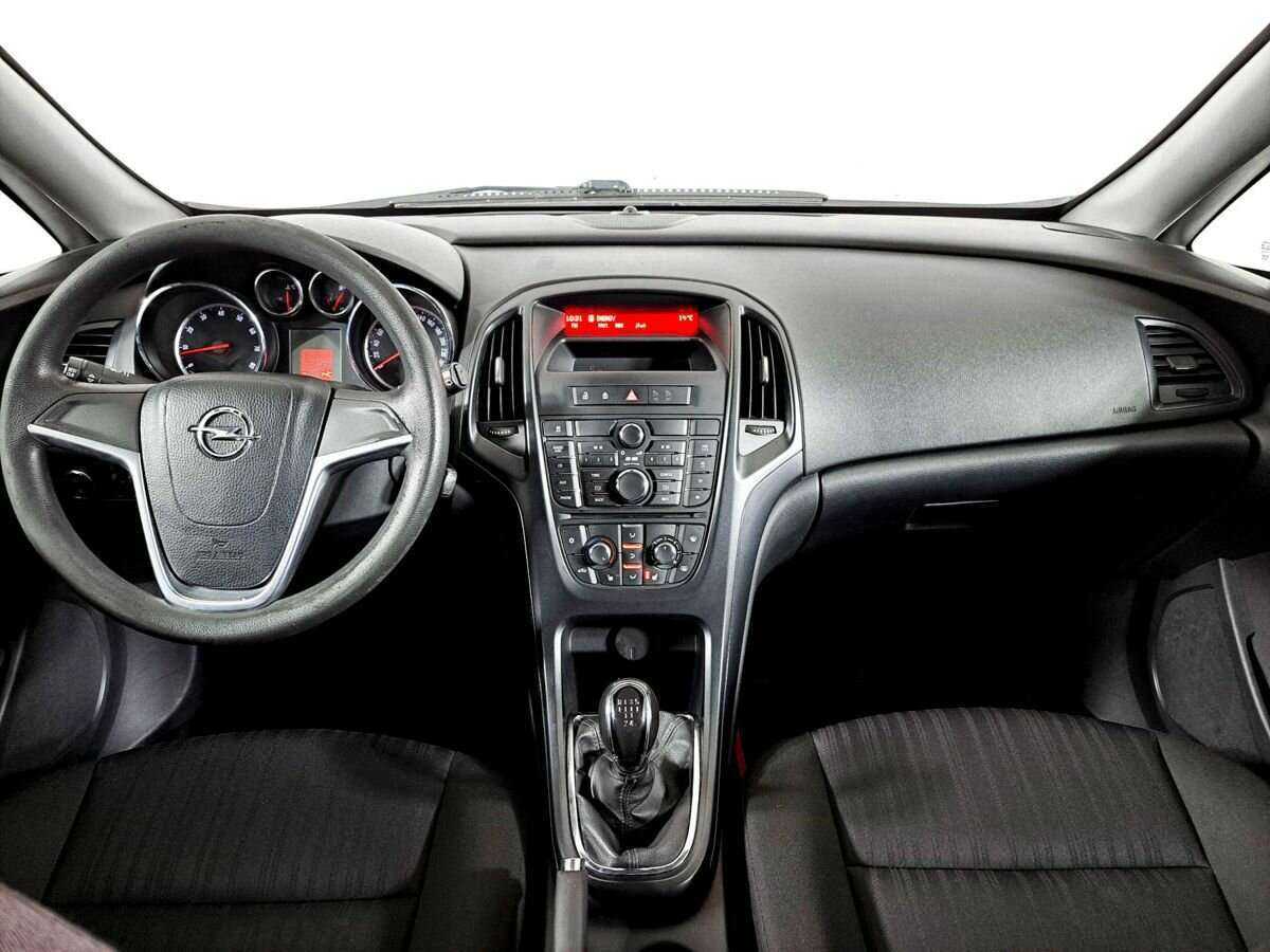 Opel Astra 2011 года с пробегом. Фото: #10