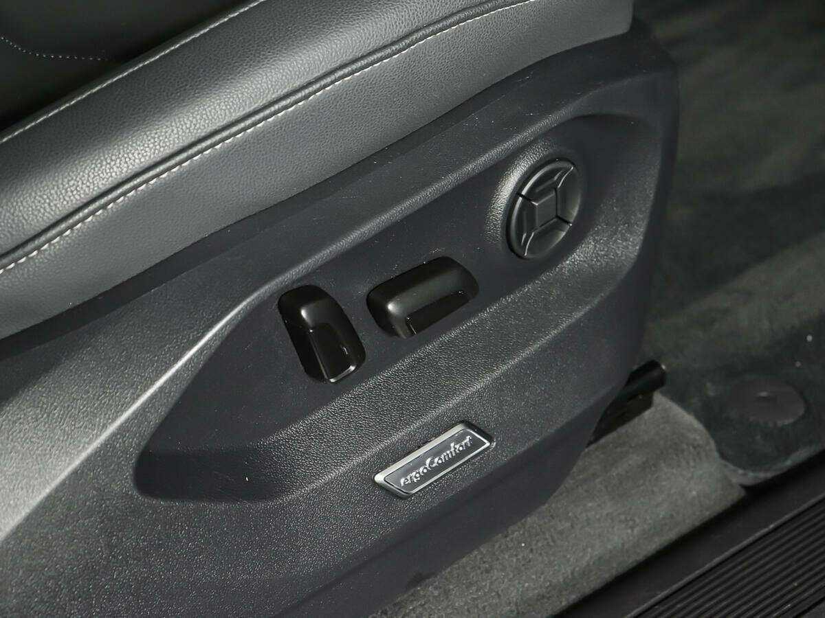 Volkswagen Touareg 2019 года с пробегом. Фото: #18