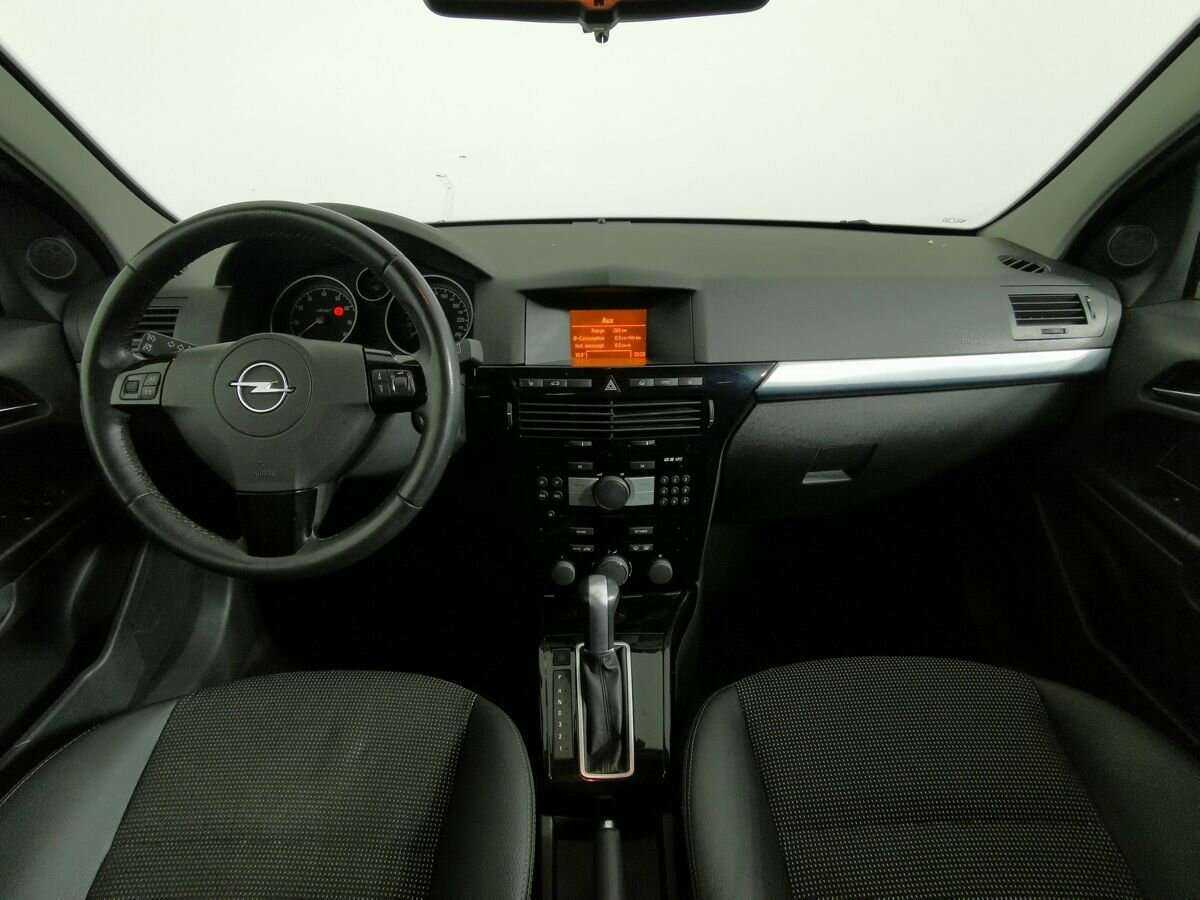 Opel Astra 2011 года с пробегом. Фото: #9