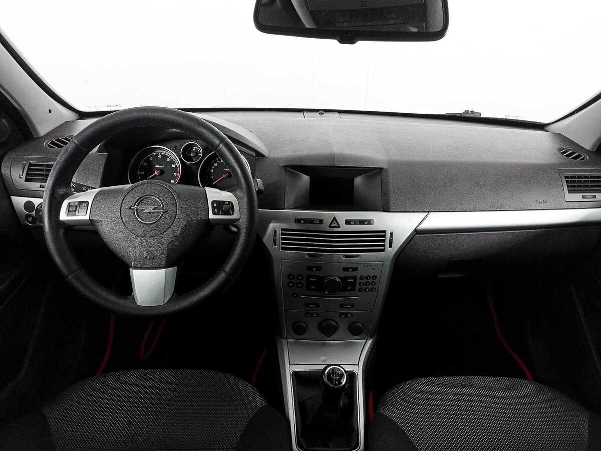 Opel Astra 2012 года с пробегом. Фото: #11