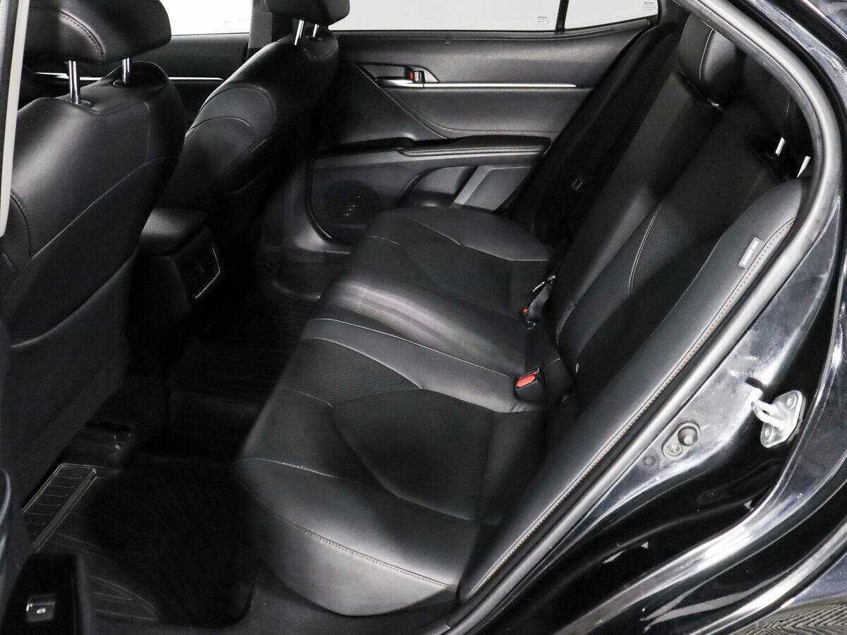 Toyota Camry 2019 года с пробегом. Фото: #12