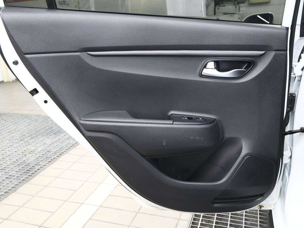 Kia Rio 2018 года с пробегом. Фото: #7