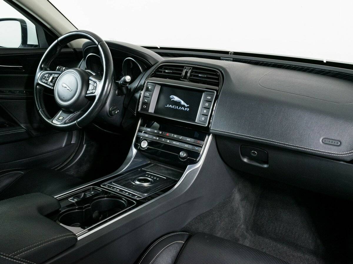 Jaguar XE 2015 года с пробегом. Фото: #10